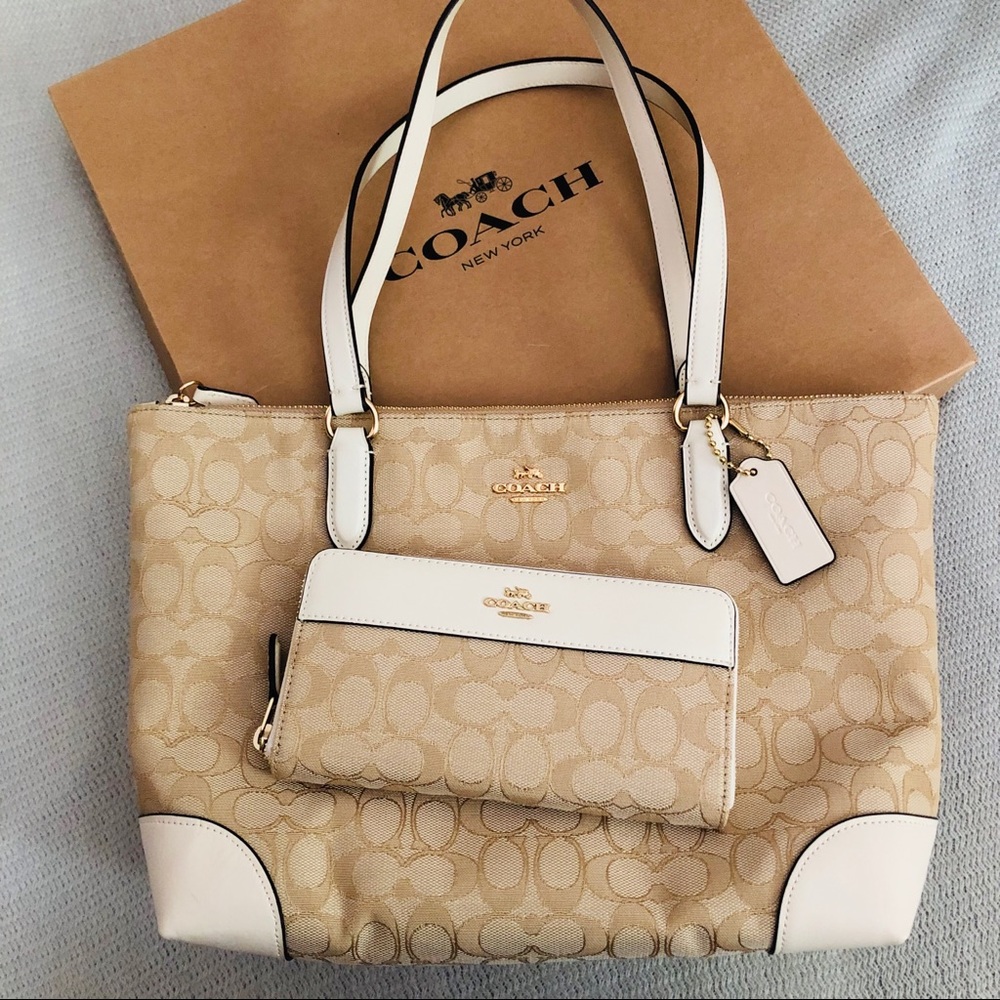 ❌sold❌ Zip Top Tote Jacquard w/ matching wallet